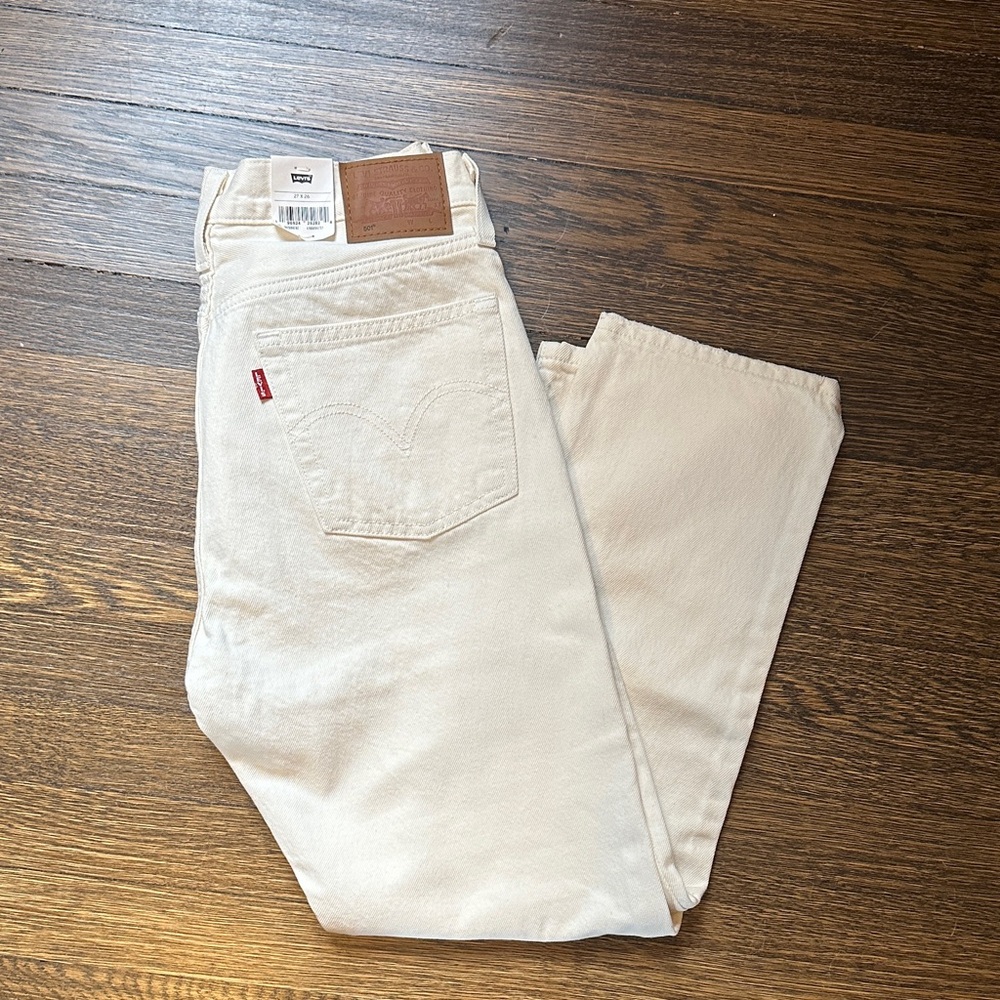 NWT Levi's 501 Original Cropped in Cream